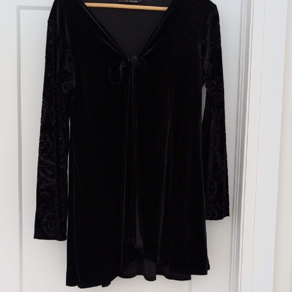 Sympli Black Velvet Tie-Front Topuse